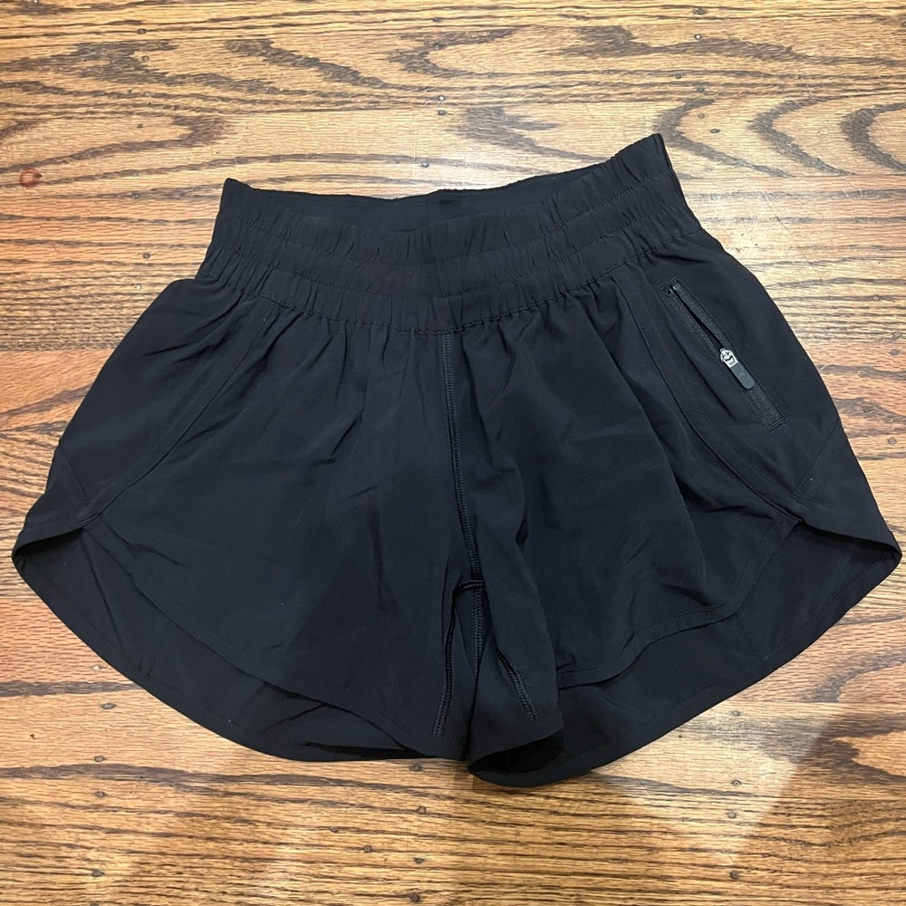 Lululemon Tracker low rise lined shorts